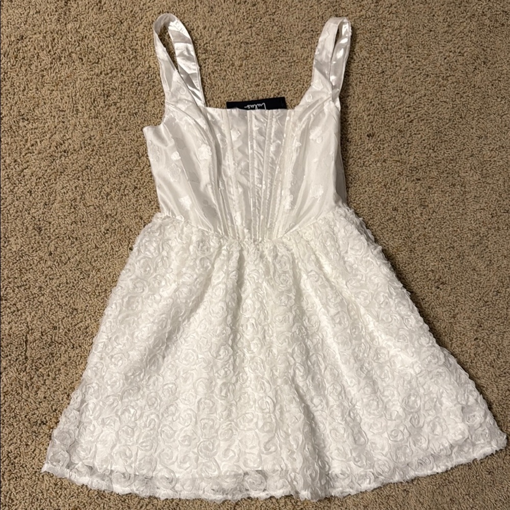 Lulus 3D White Floral Dress Size S